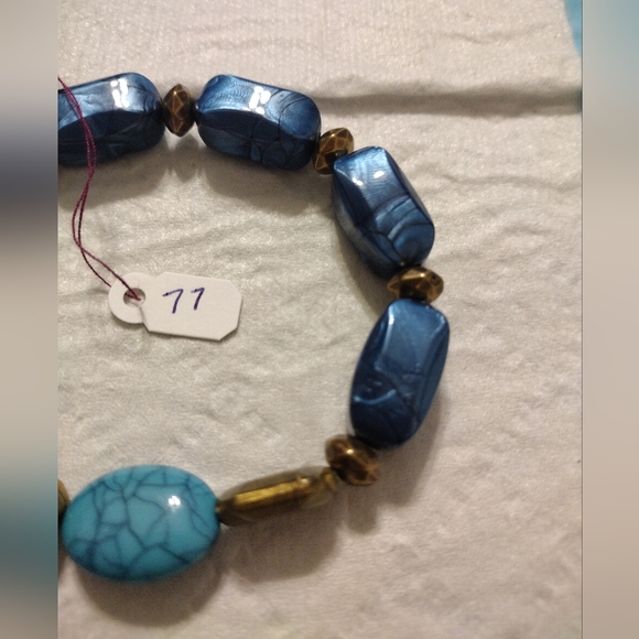 Artemis's Gems custom-made beaded bracelet with large gold and blue bead - Picture 2 of 4
